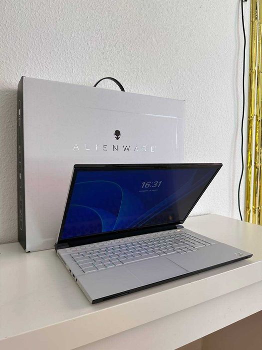 Alienware M17 R3