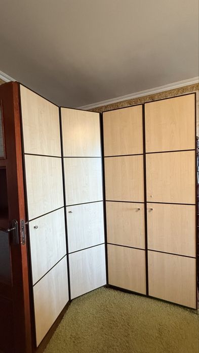 Кутова шафа у гарному стані