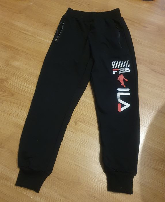 Spodnie dresowe chłopięce 134/140