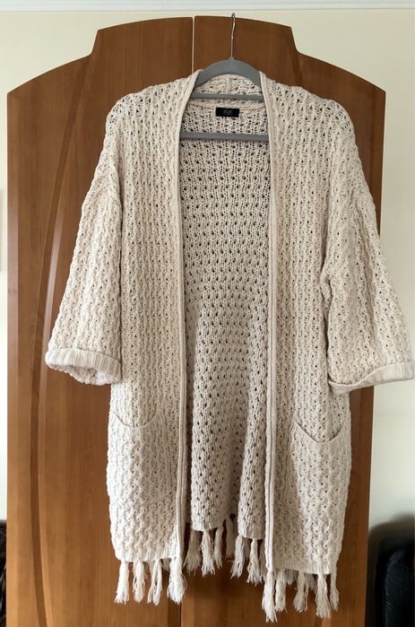 Ażurowy kremowy sweter z frędzlami w stylu boho 40 F&F
