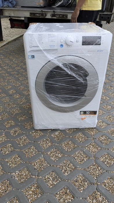 Vendo máquina de lavar e secar semi-novo Indesit