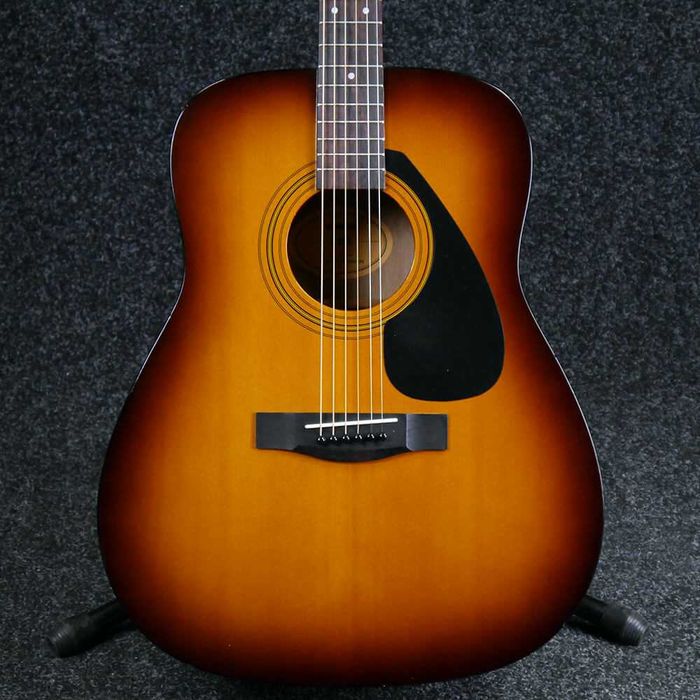 Гитара акустическая Yamaha F310 (чехол, копилка, струна, ключ)