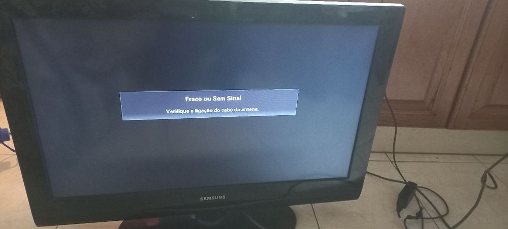 Vendo ou troco televisão