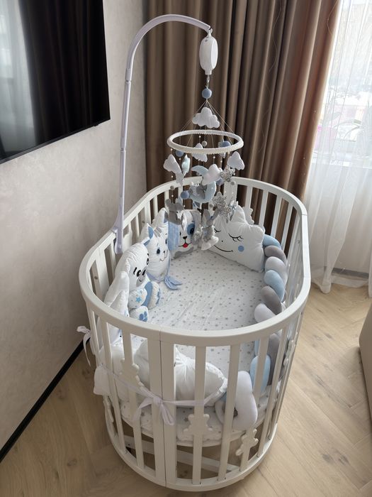 Ліжечко овальне/кругле з двома матрациками