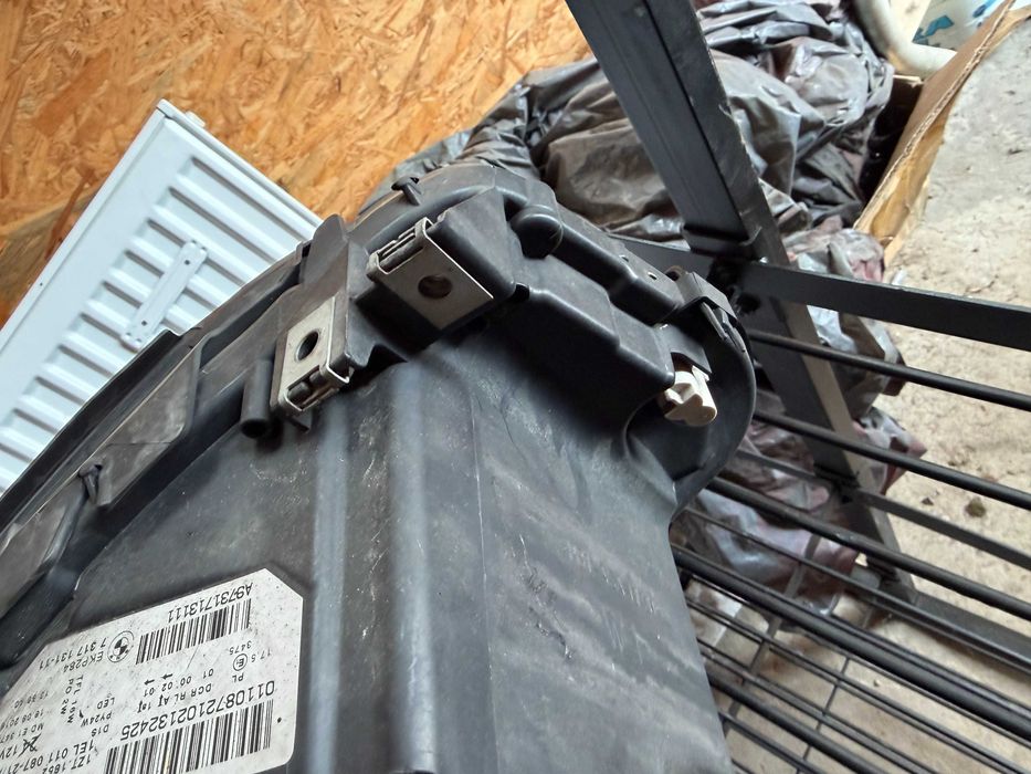 HELLA Reflektor do BMW Seria 5