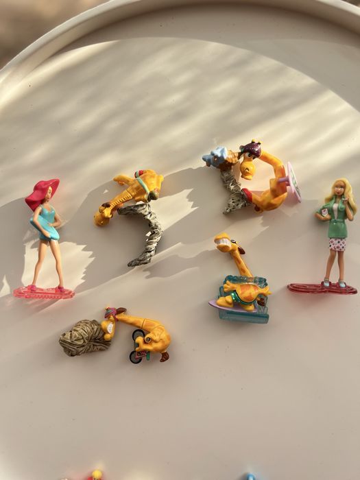 Продам игрушки киндер