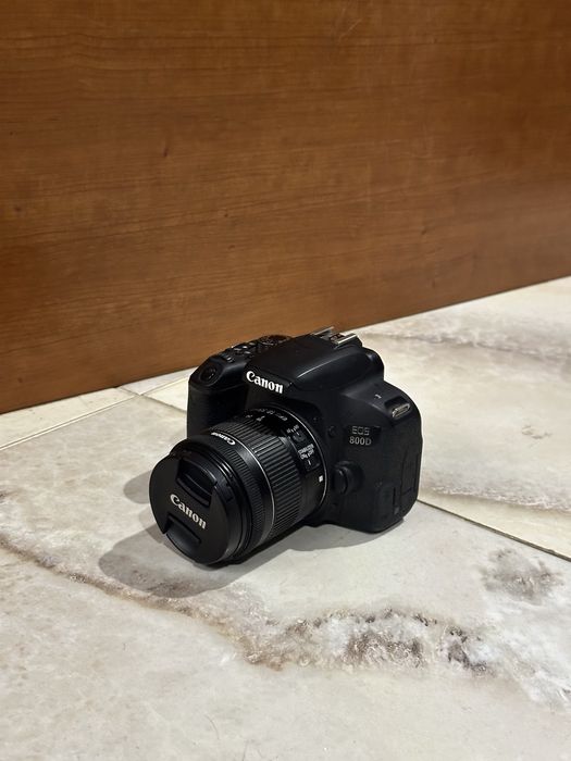 Canon 800D 18-55 дзеркальний фотоапарат