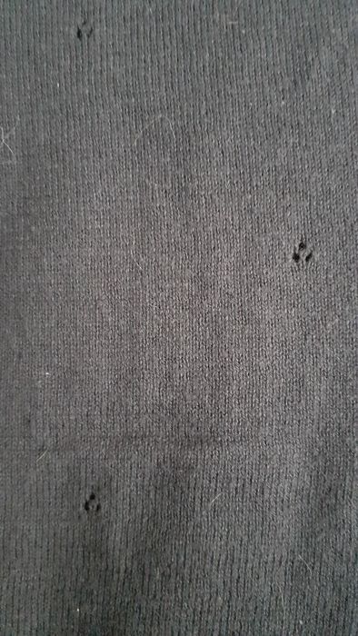 Granatowy sweter