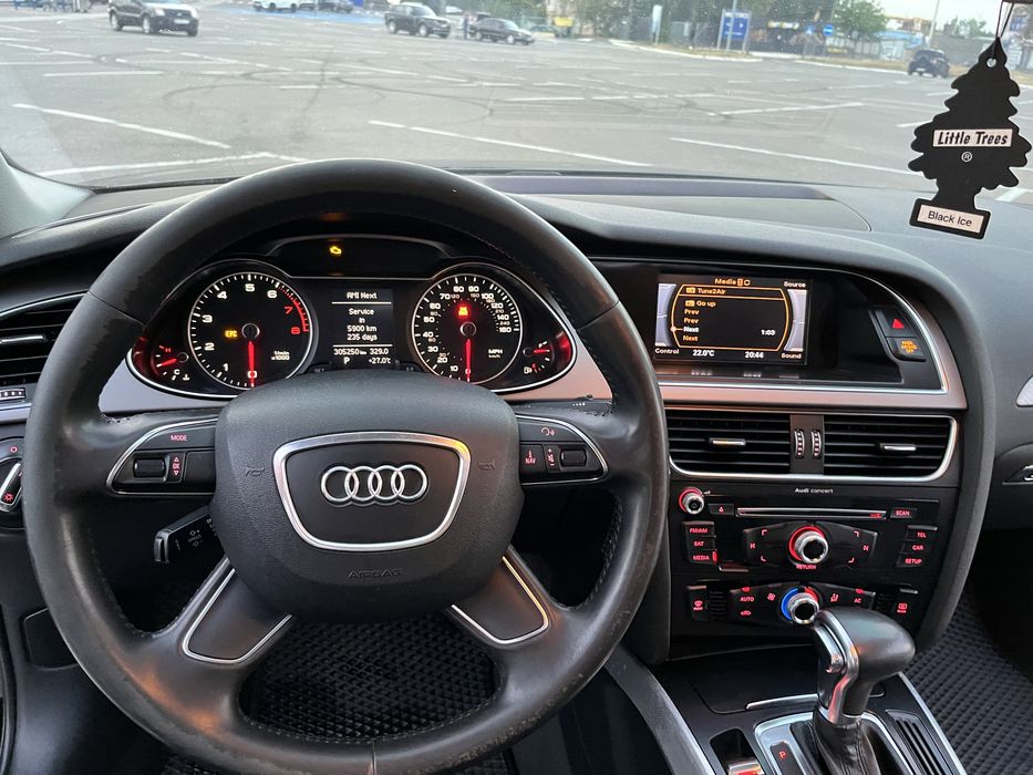 AudiA4B8 2012року