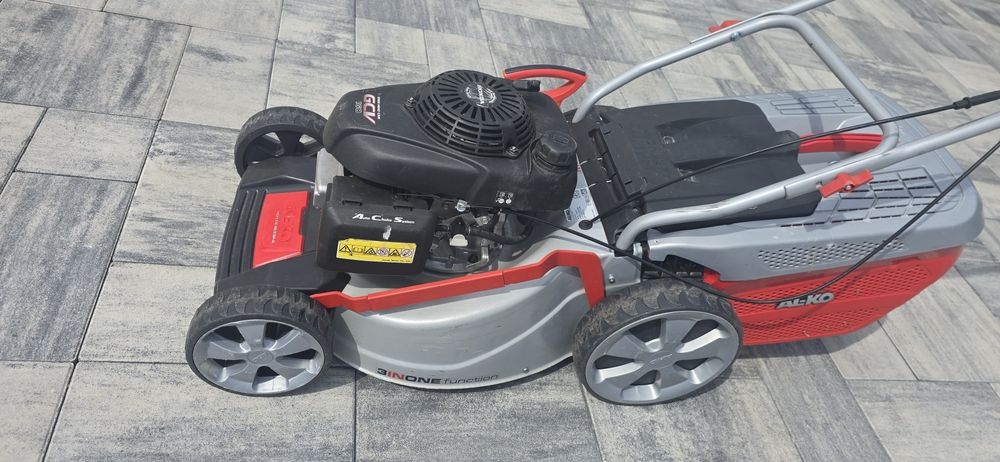Kosiarka spalinowa z napędem Alko Honda GCV160