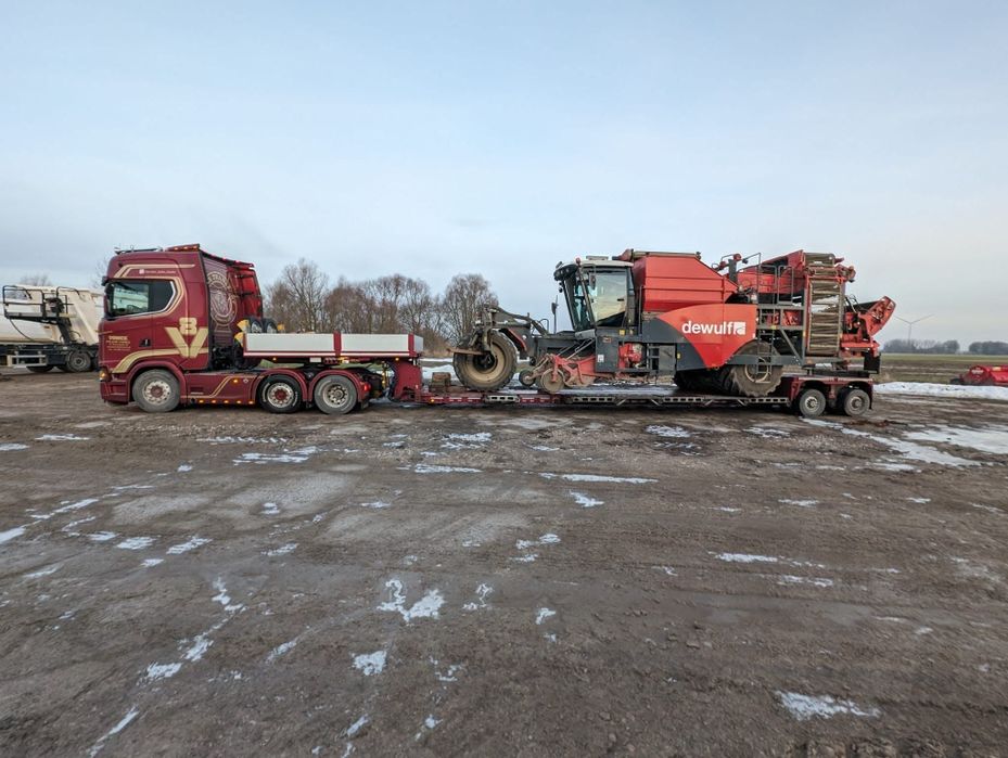 Transport kombajnów sieczkarni opryskiwaczy forwarder harvester domków
