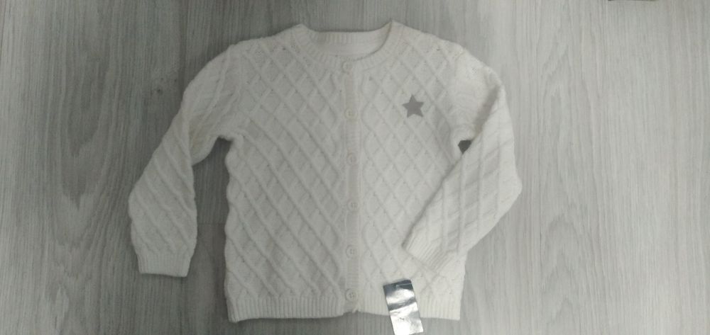 Nowy sweterek, 6-9 miesięcy