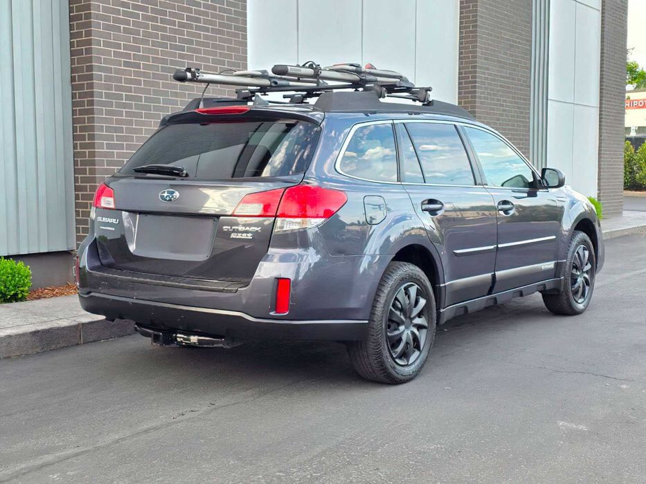 Subaru Outback Limited      2013