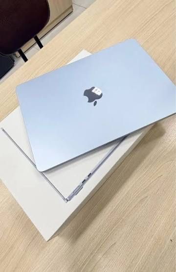 MacBook Air M4 Sky Blue 4ciclos