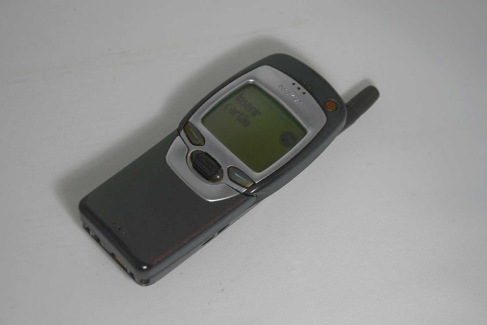 Telemóvel Nokia 7110