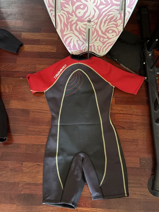 2 wetsuits 15€ cada