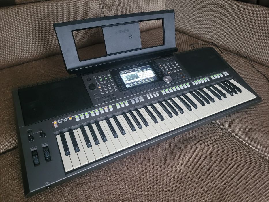 Yamaha psr s970 + 581 styli
