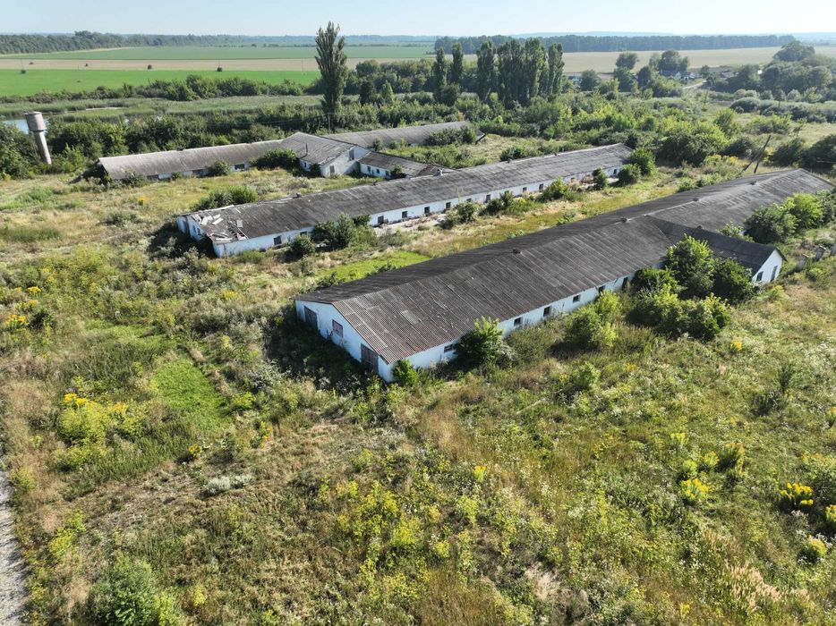 комплекс будівлі ферми