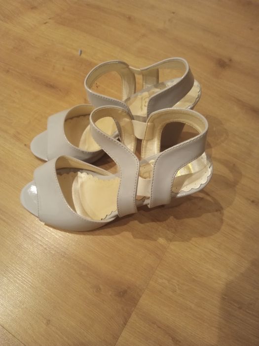 Buty damskie na obcasie ELIZE r.39