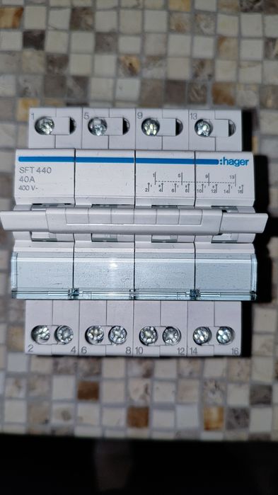 Перемикач введення резерву I-0-II Hager SFT440  4 полюси 40А/230В