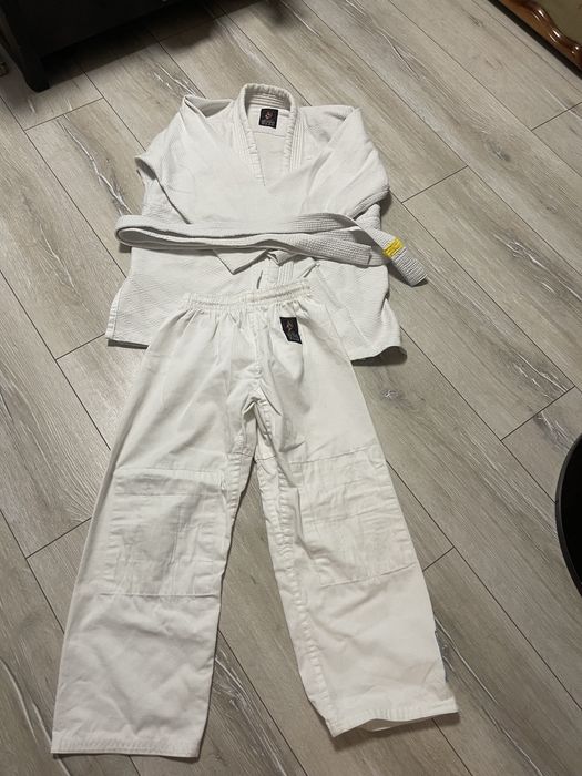 Продам форму дзюдо.