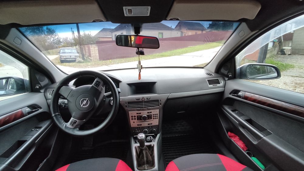 Opel Astra H 2005 рік 1,4 газ/бензин в доброму стані