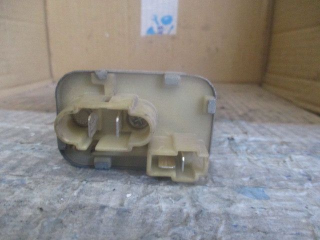 Botão / interruptor electromecânico / relé TOYOTA HiAce I (RH1_, LH3_,