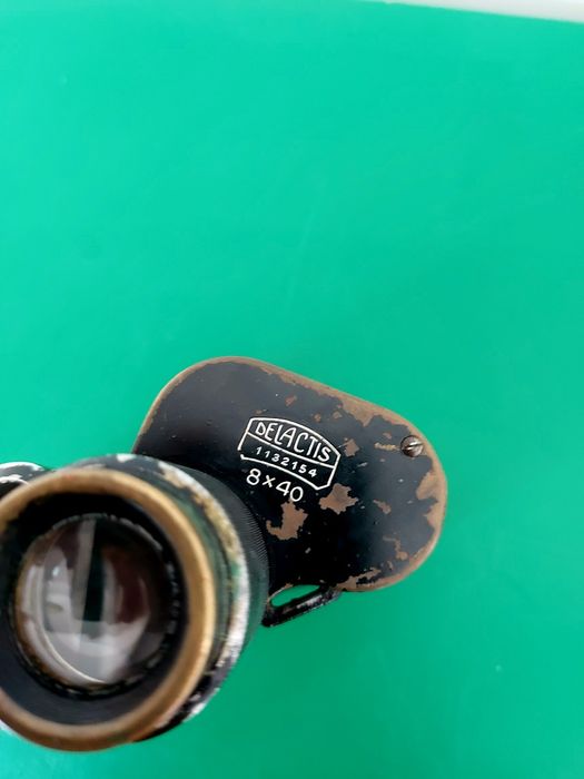 Binóculos alemães Delactis com bolsa de pele. Lentes Carl Zeiss
Lentes