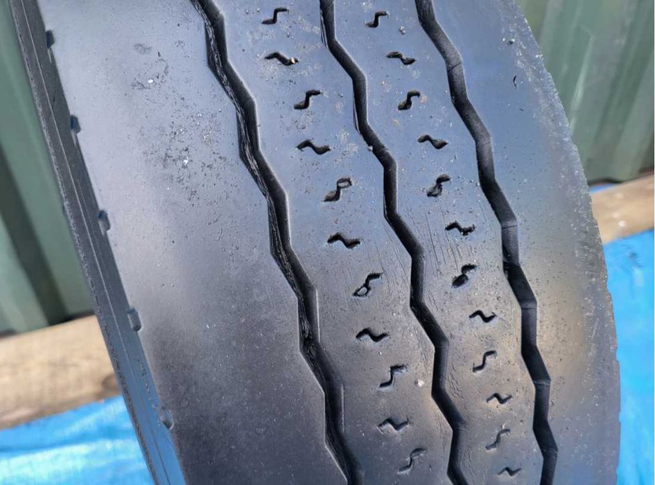 Opona Michelin 215/75 - R 17,5 17.5 X Xte 2 +