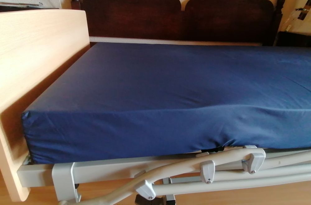 Conjunto Cama Elétrica Articulada com Guardas Laterais e Colchão
