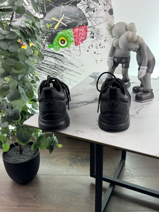 Кросівки Adidas ZX 700 44 розмір Е13064