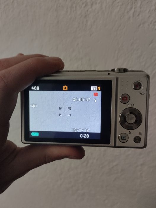 Цифровий фотоапаратpus  casio exilm ex-zs100