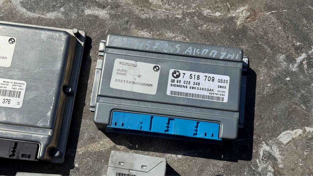 Комплект мозгів ЕБУ  Е39 М57 2.5 АКПП автомат 2 блока евс личинка з ключом личинка дверей комплект мозгів ебу м57 е39 2.5 акпп