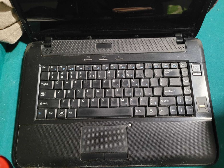 2 laptopy i 2 komórki - uszkodzone