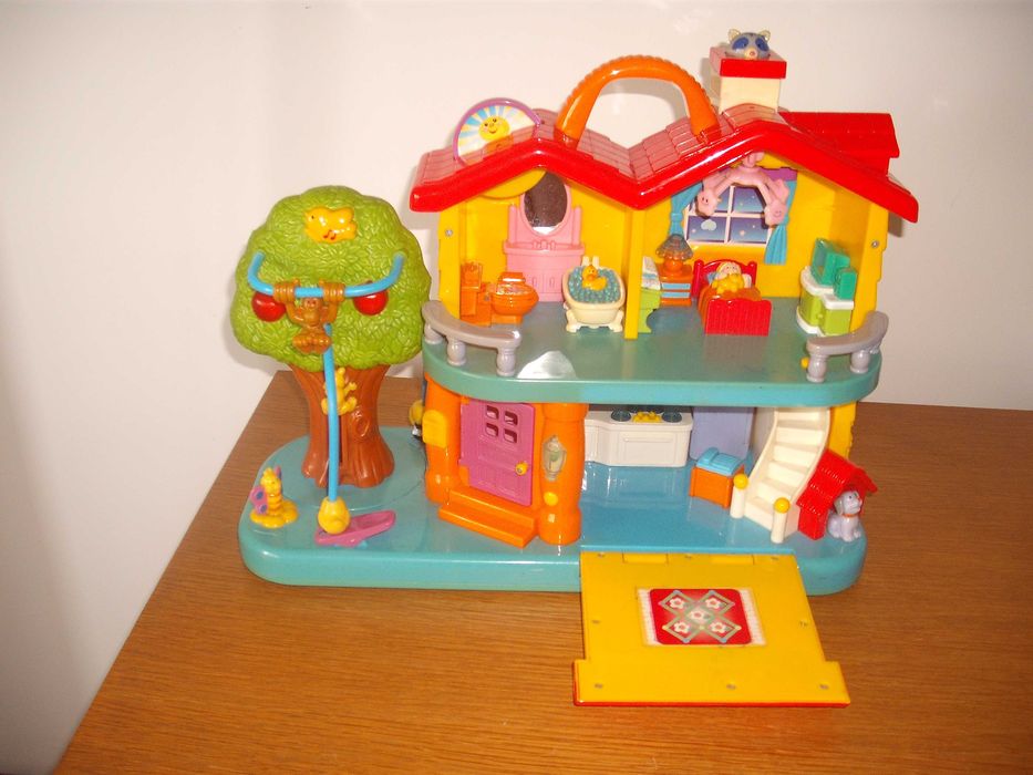 Casa de bonecas com sons