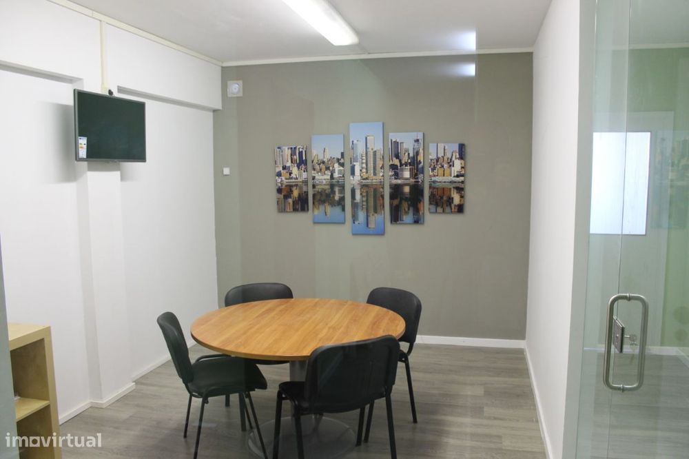 Escritórios particulares em espaço co-working