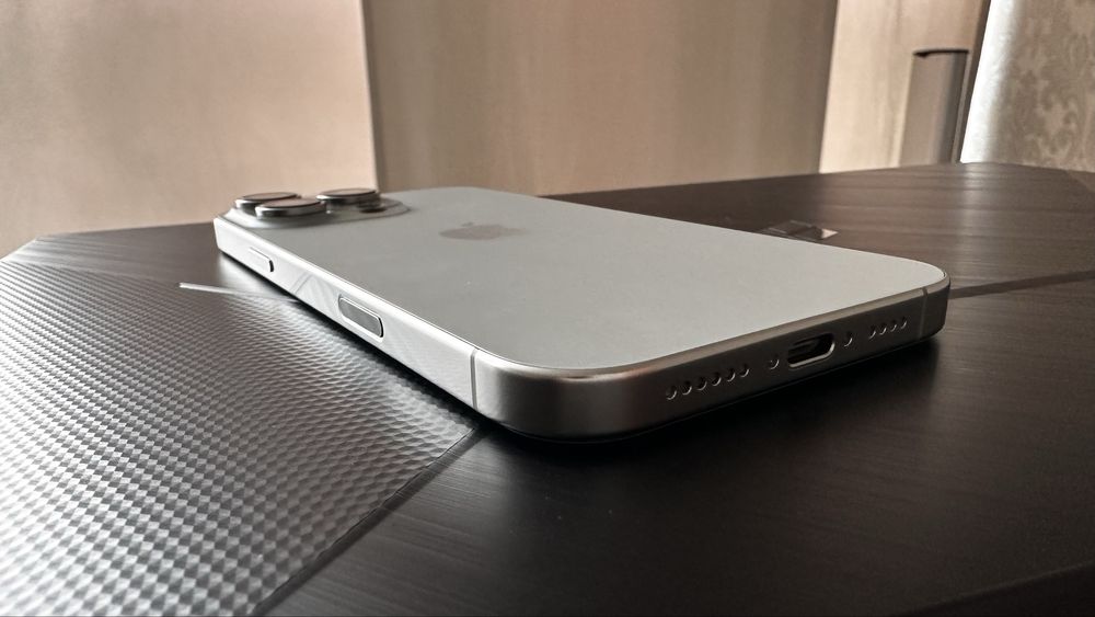 Iphone 16 Pro Max 256 физ sim, на гаранти бат 100%