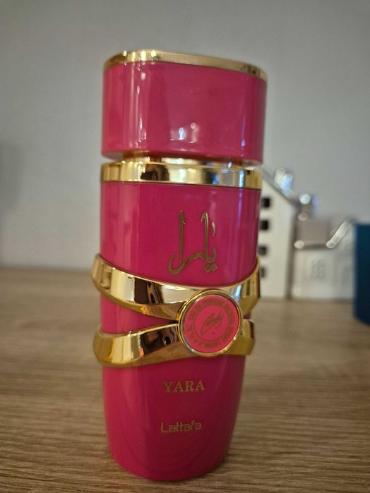 Lattafa Yara Candy różowa