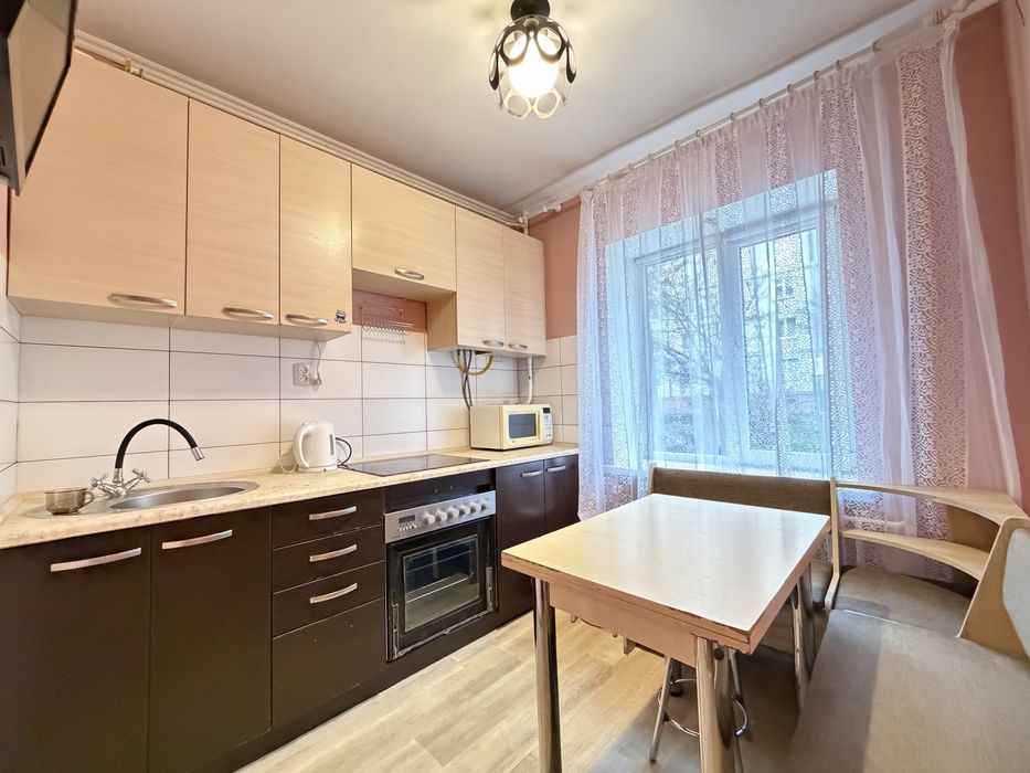 2-Кімнатна район «Чайка» вул. Гайдамацька 9. (вул. Струтинської 9)