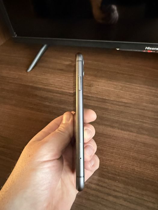 Продам Iphone 11 64gb