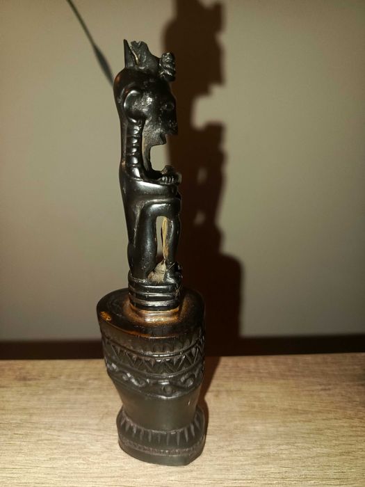 Ozdobna figurka afrykańska – ręcznie wykonana