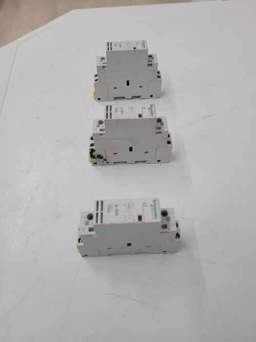 Schneider Contactor 15959 25A 2NA 230/240V