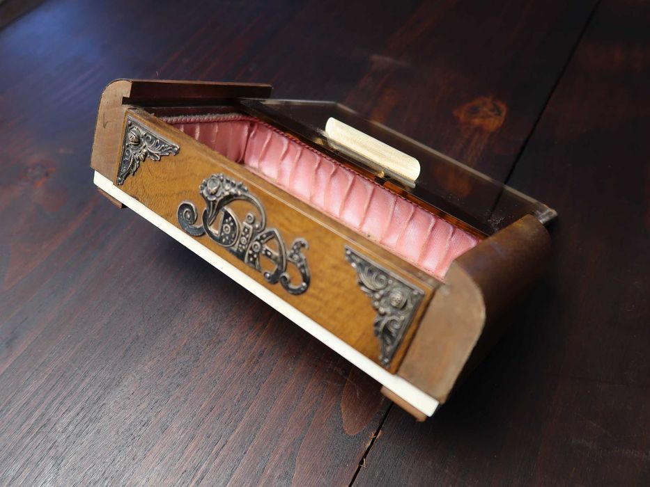 guarda-jóias com tampa em espelho