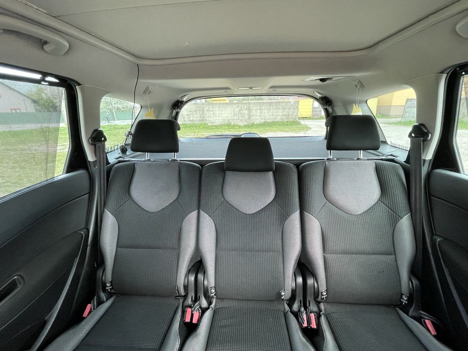 Peugeot (Пежо) 308sw 1.6 дизель 2011