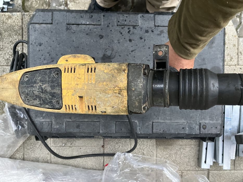 Перфоратор відбійний молоток DeWalt sdsmax