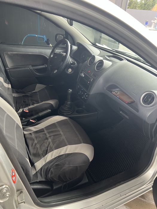 Форд фієста 2007 року 1,25 газ/бензин