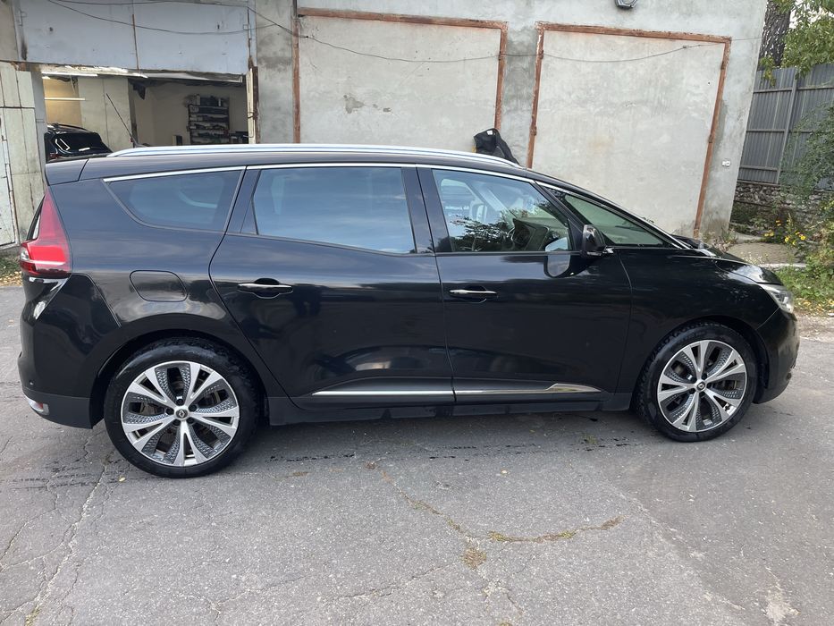 Renault Scenic 7 місць