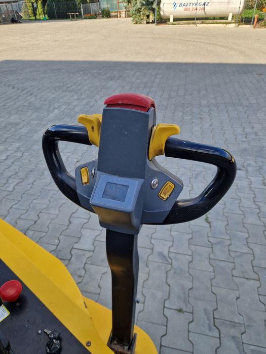 Paleciak widłowy elektryczny z windą Tor WS15S-ei