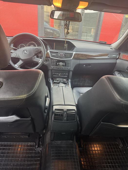 Mercedes benz  W212