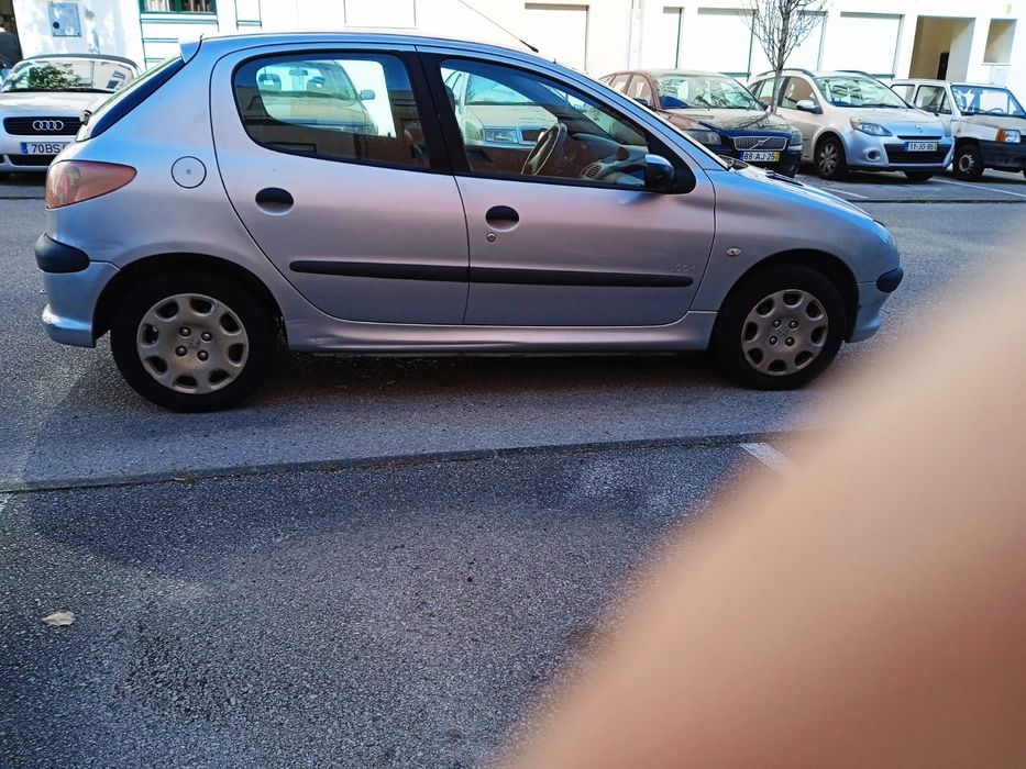 Peugeot 206 em ótimo estado